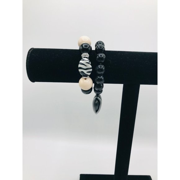 Chunky Zebra print black cream heart dangle stretch bracelets (2) - Picture 1 of 5